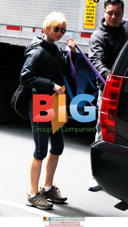 Renee Zellweger On Set of 'Dark Fields'