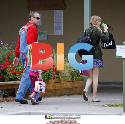Jesse James drops off daughters at school