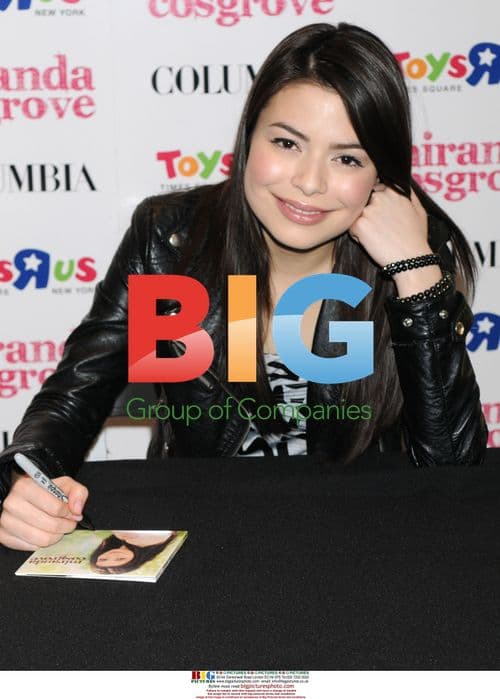 Miranda Cosgrove Album Signing NYC