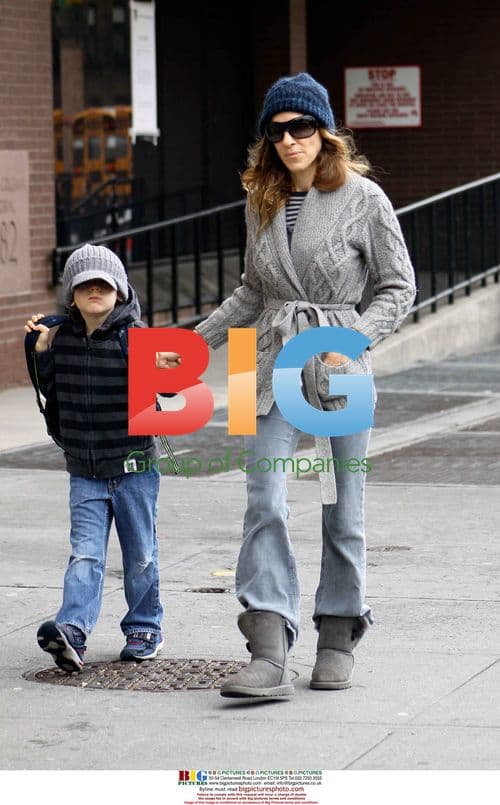 Sarah Jessica Parker Takes Son to School