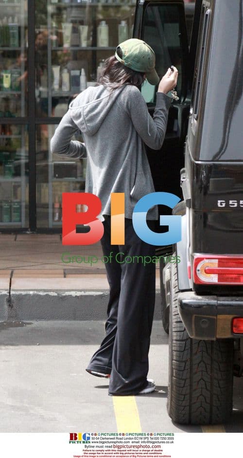 Megan Fox Leaves Beauty Supply Store