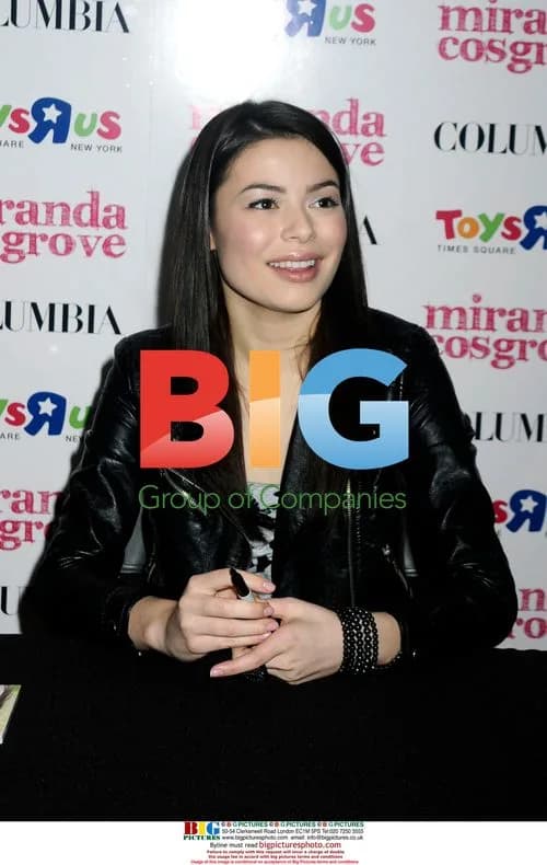 Miranda Cosgrove at Toys R Us