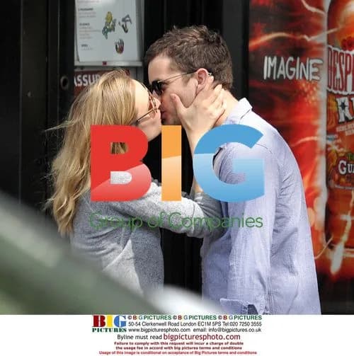 Diane Kurger and Joshua Jackson Shop in Paris