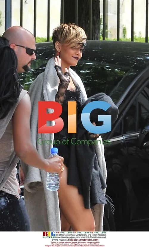 Rihanna films music video in France