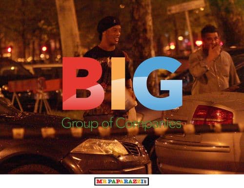 Ronaldinho Leaves Club with Friends