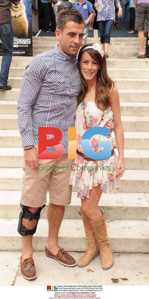 Nicola Tappenden and Simon Walton at "Cats And Dogs" premiere