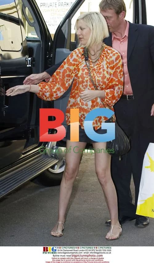 Tori Spelling Book Signing
