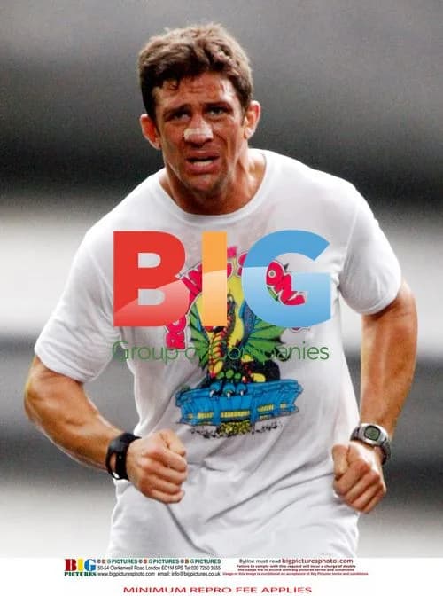 Alex Reid and Katie Price chat after jog