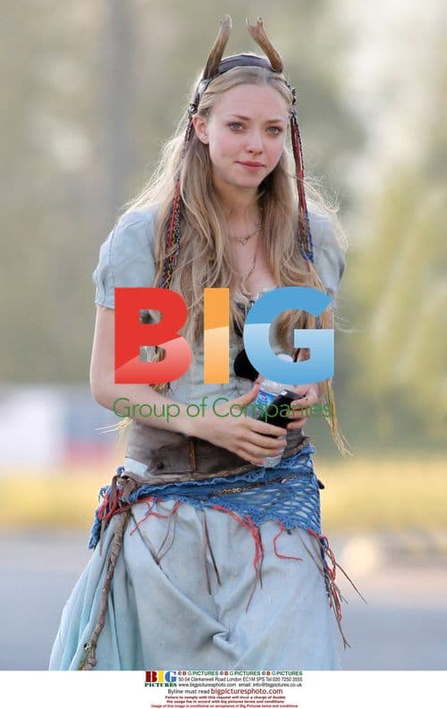 Amanda Seyfried on 'Red Riding Hood' set