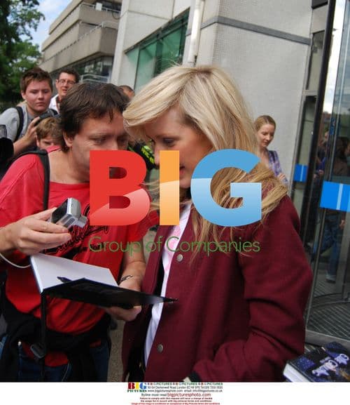 Ellie Goulding Leaving GMTV Studios