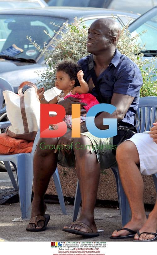 Heidi Klum and Seal with Kids at Theme Park