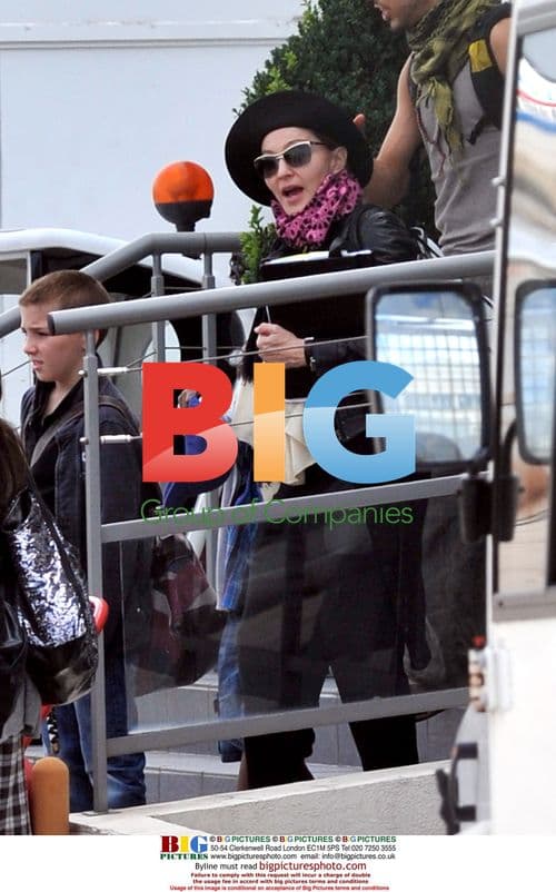Madonna and kids at Paris airport