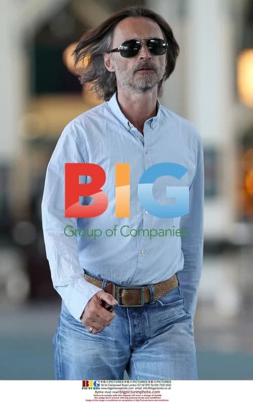 Robert Carlyle arrives at Vancouver airport