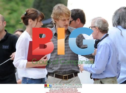 Carla Bruni-Sarkozy and Owen Wilson on Woody Allen film set