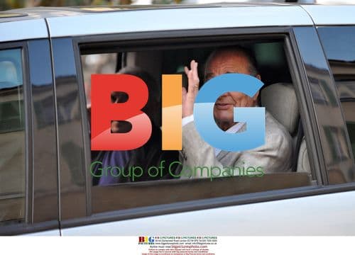 Former French President Chirac Strolls in Saint Tropez