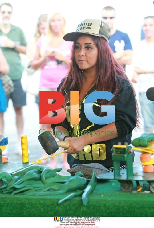 Snooki and Deena Film 'Jersey Shore' in NJ