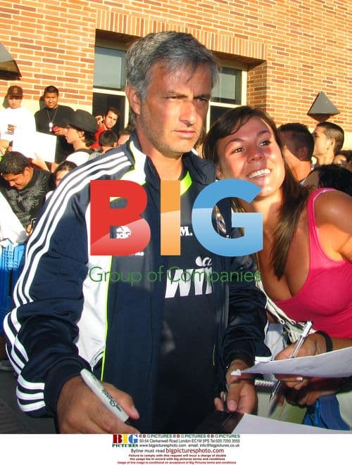 Jose Mourinho Signs Autographs