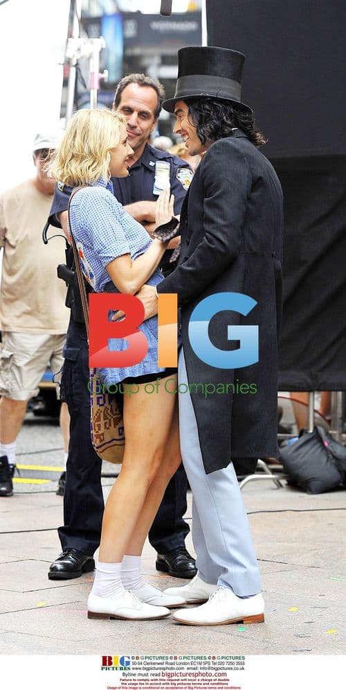 Russell Brand and Greta Gerwig filming "Arthur"