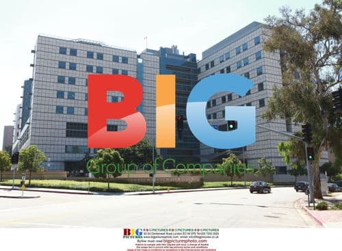 Lindsay Lohan Enters Rehab at UCLA Medical Center