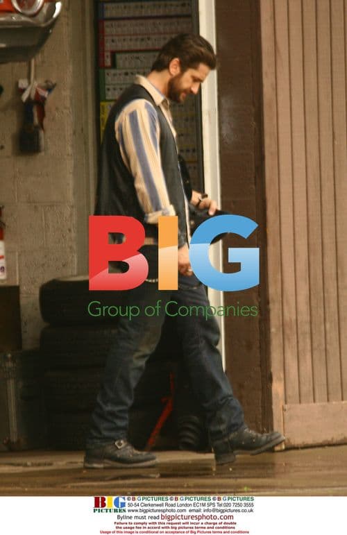 Gerard Butler on Movie Set in Detroit