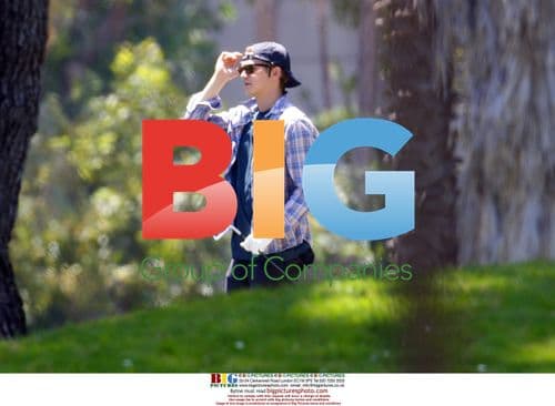 Hayden Christensen Plays Golf After Breakup