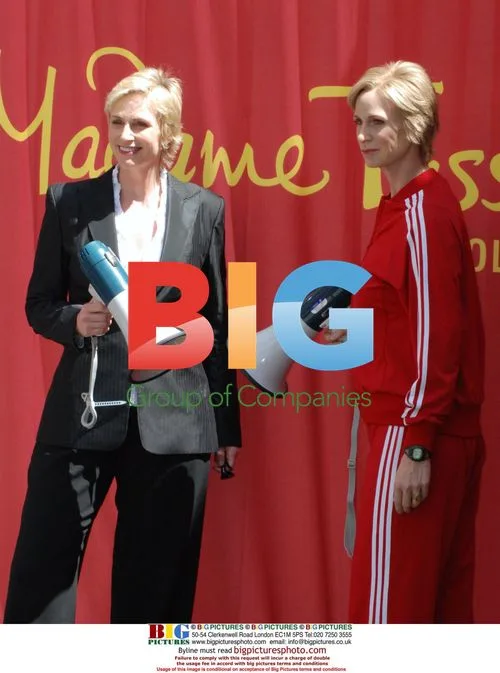 Jane Lynch unveils wax figure