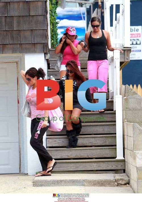 Jersey Shore Cast Doing Laundry