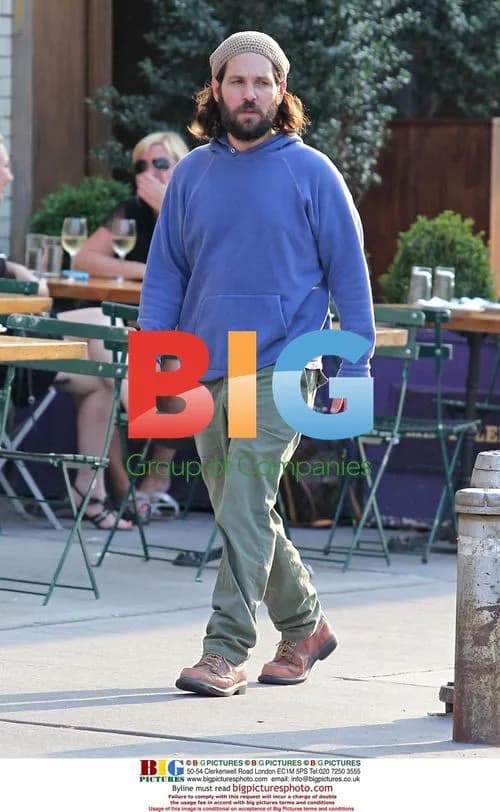 Paul Rudd on set of "My Idiot Brother"