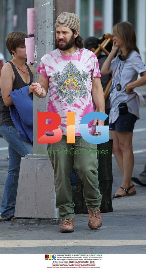 Paul Rudd on set of "My Idiot Brother"
