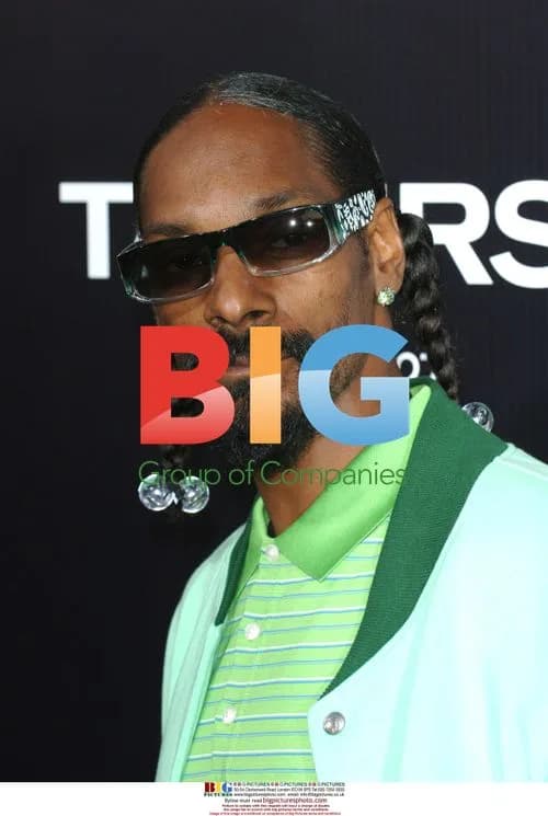 Snoop Dogg at Takers Premiere