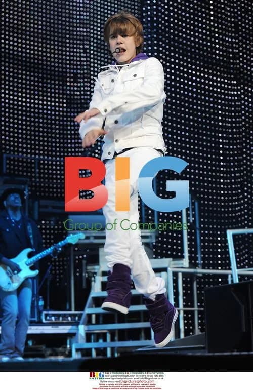 Justin Bieber Performs on Stage