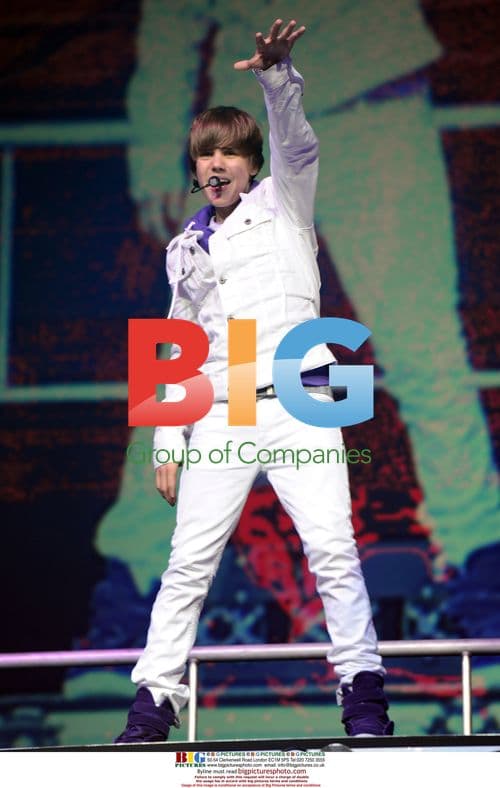 Justin Bieber Performing at Bank Atlantic Center