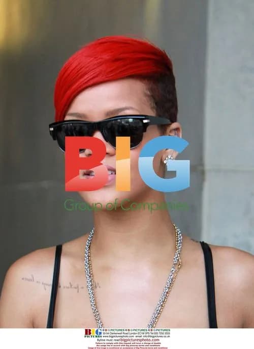 Rihanna Stops for Fans in Toronto