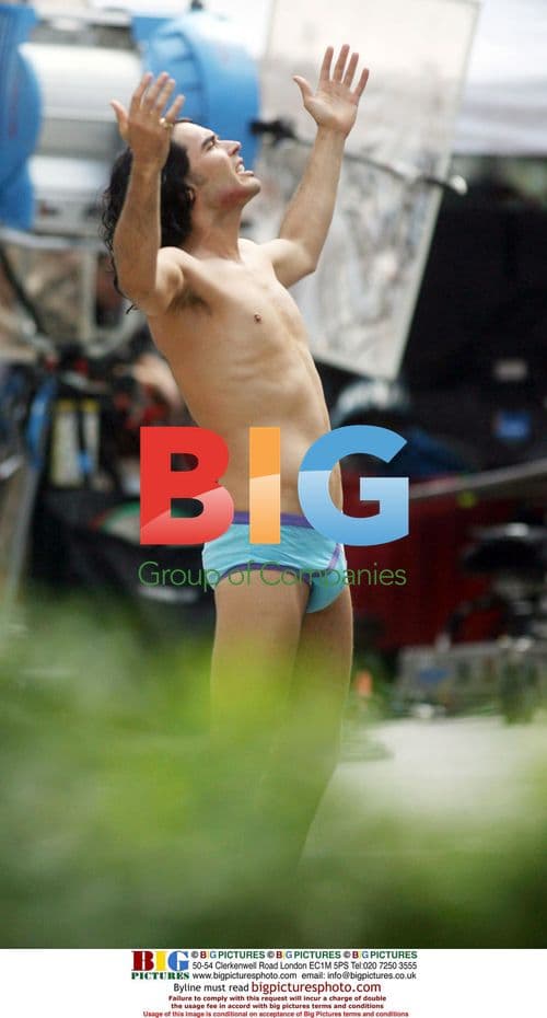 Russell Brand films 'Arthur' scene in underwear