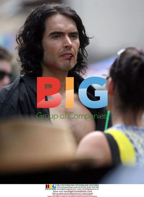 Russell Brand films 'Arthur' scene in underwear