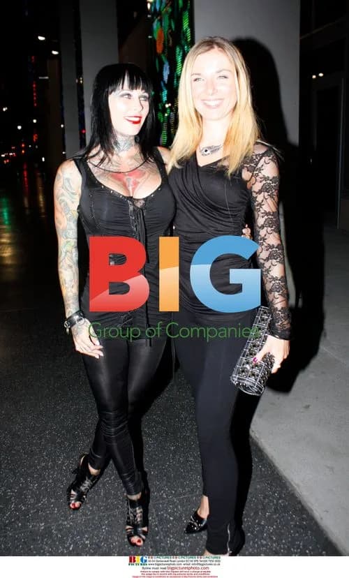 Michelle "Bombshell" Mcgee and Violet Kowel leaving restaurant