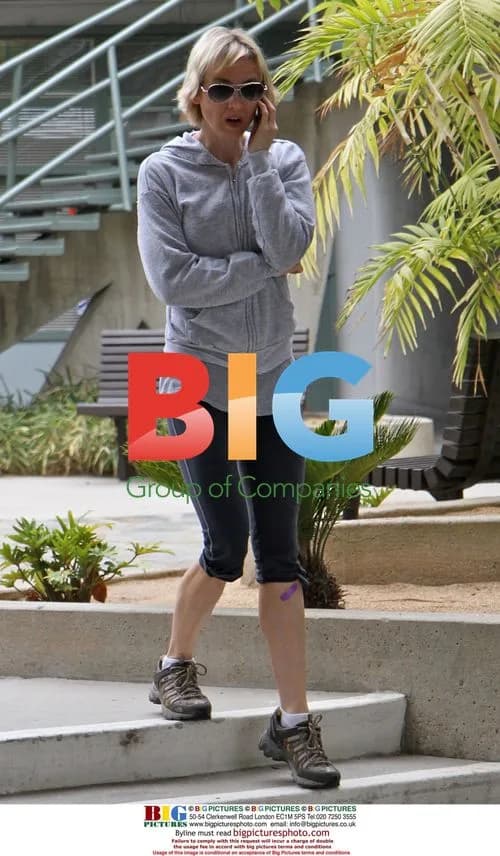 Renee Zellweger Gets Coffee & Hits Gym