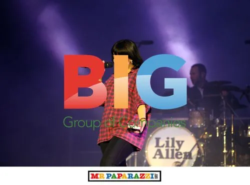 Lily Allen Performs at Big Chill