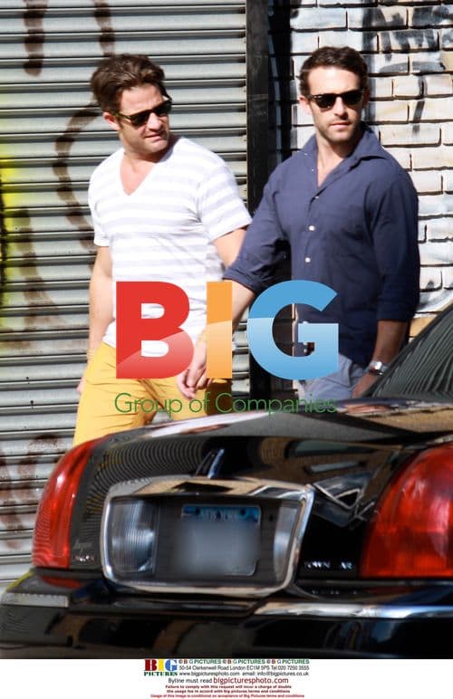 Nate Berkus walks with boyfriend in NYC