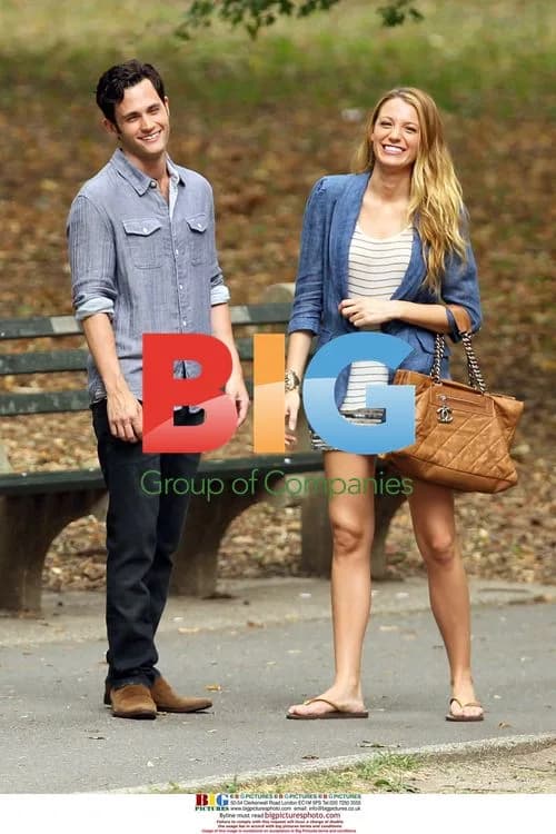 Blake Lively and Penn Badgley on 'Gossip Girl' set