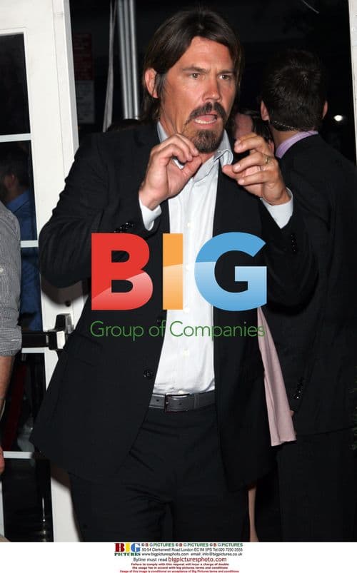 Josh Brolin at \"Eat Love Pray\" Premiere