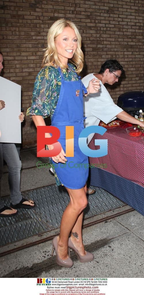 Kelly Ripa on 'Live! With Regis and Kelly' Set