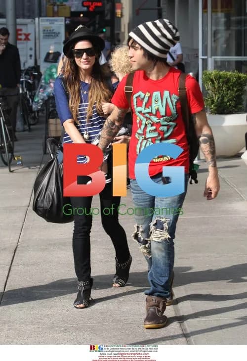 Ashlee Simpson, Pete Wentz and Son Bronx Leaving Hotel