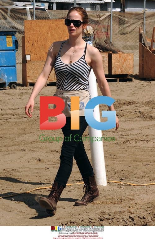 Celebs Volunteer with Habitat for Humanity