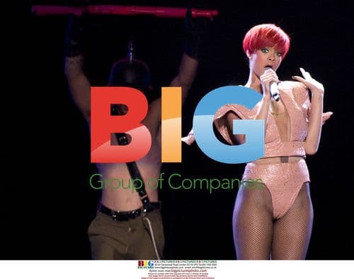 Rihanna Performs at MSG During 'Last Girl' Tour