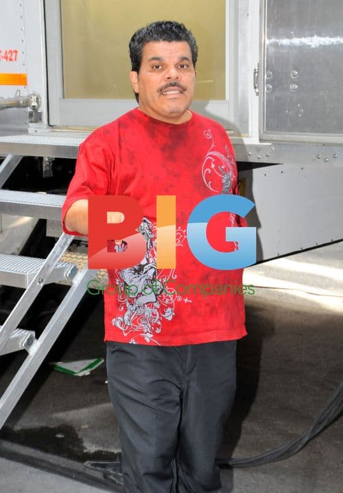 Luis Guzman on 'Arthur' set