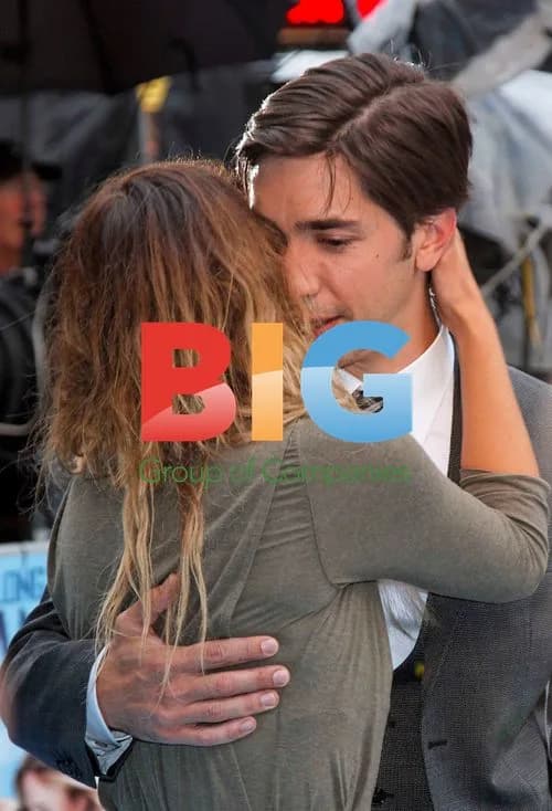 Drew Barrymore and Justin Long at "Going the Distance" Premiere