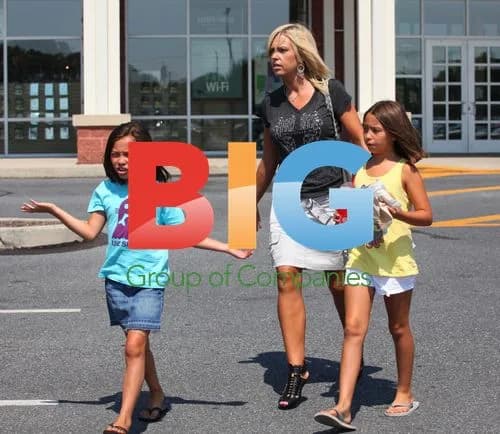Kate Gosselin and Daughters Back-to-School Shopping