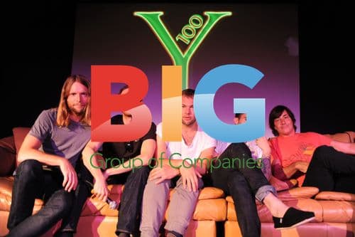 Maroon 5 Pose at Y-100 Underground in Miami