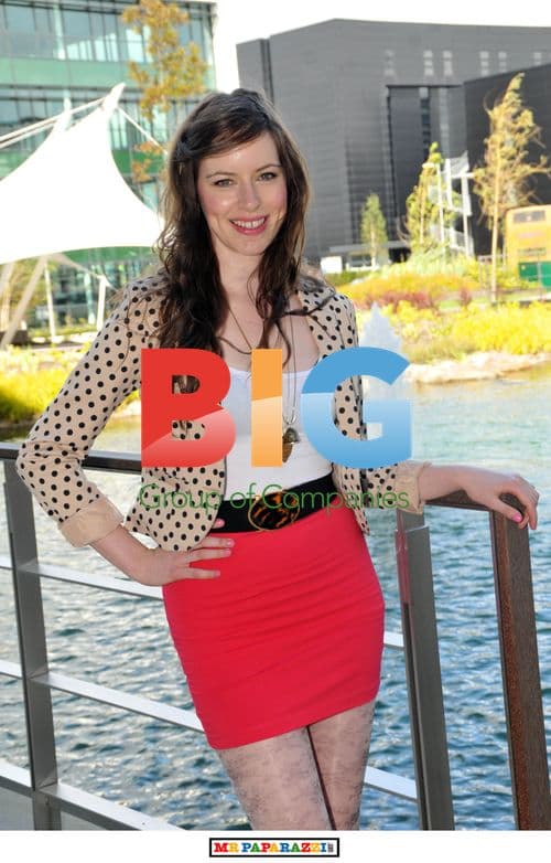 Carrie Mac Performs in Coatbridge